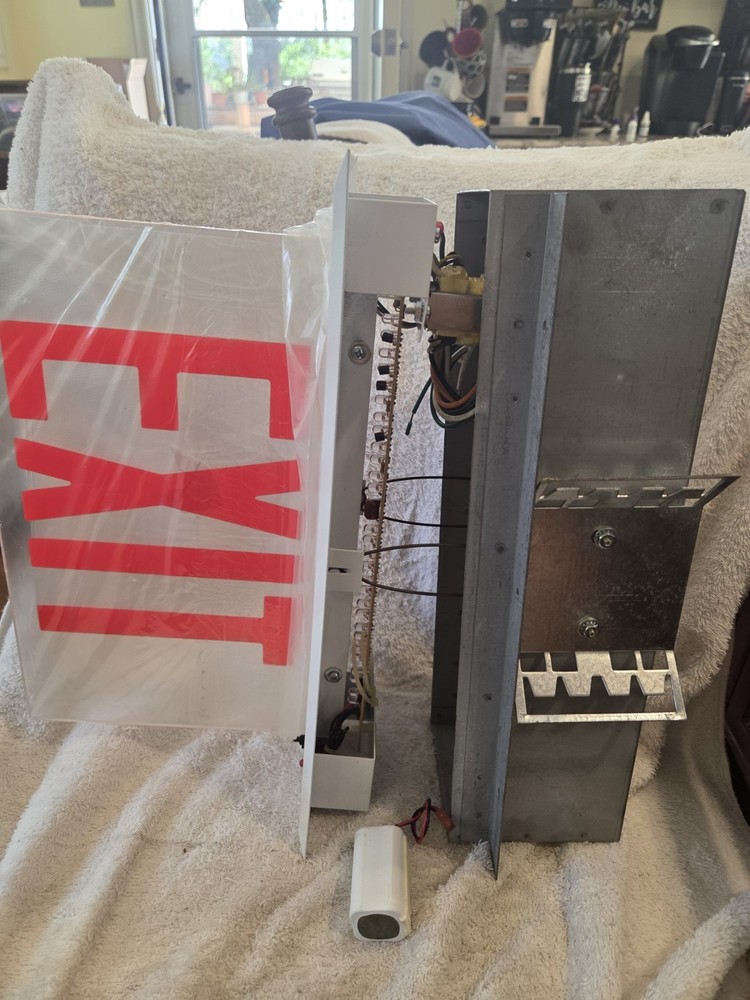 Beghelli, Edgelit Exit Sign, Red, OL2SAR1CCR-120SA