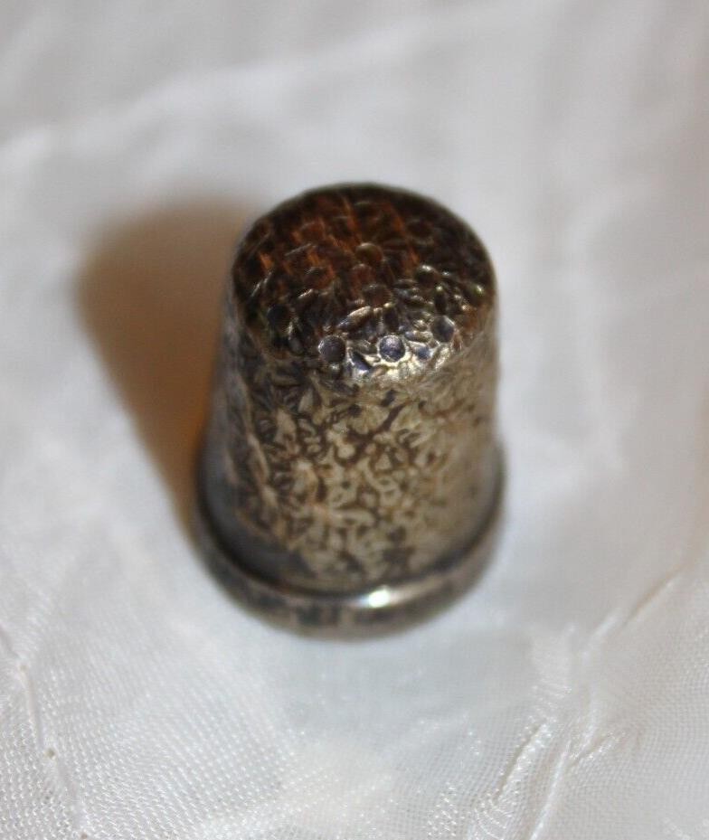 Vtg Ornate Pattern Design Sterling Silver Thimble Index Finger England