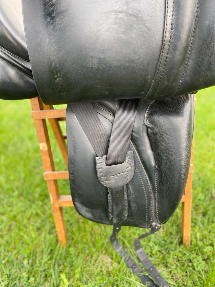 Dressage saddle Hulsebos WB4 17"