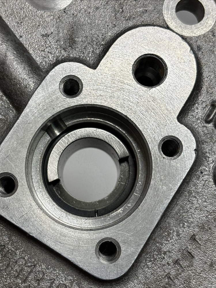 Oil pump for Carlyle refrigeration compressor