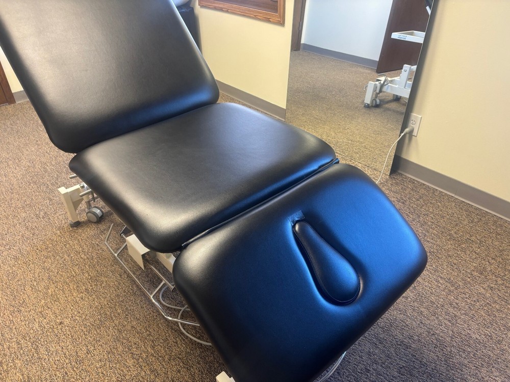 Electric Hi-Low treatment table