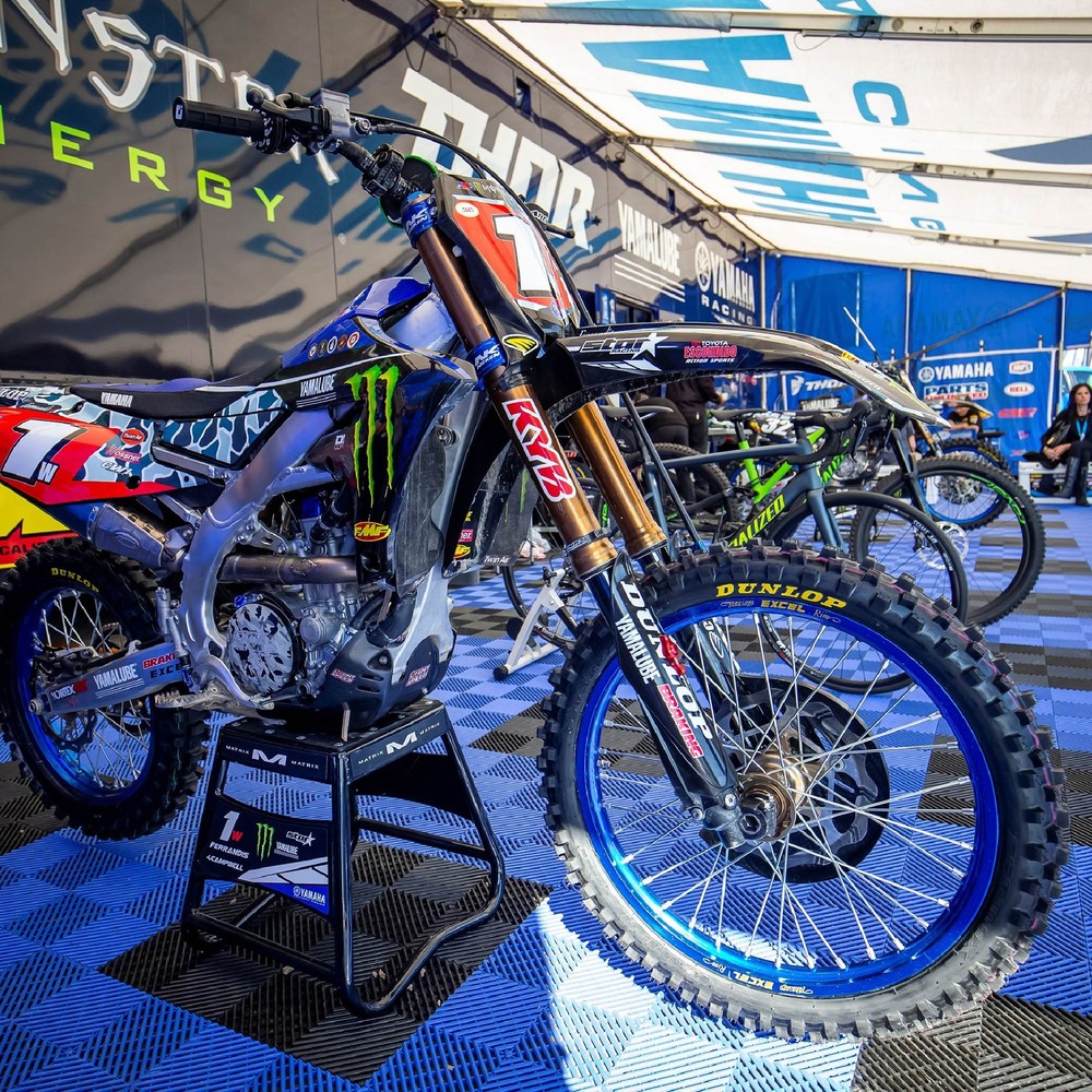 Matrix Concepts A2 Aluminum Motorcycle Stand – Black