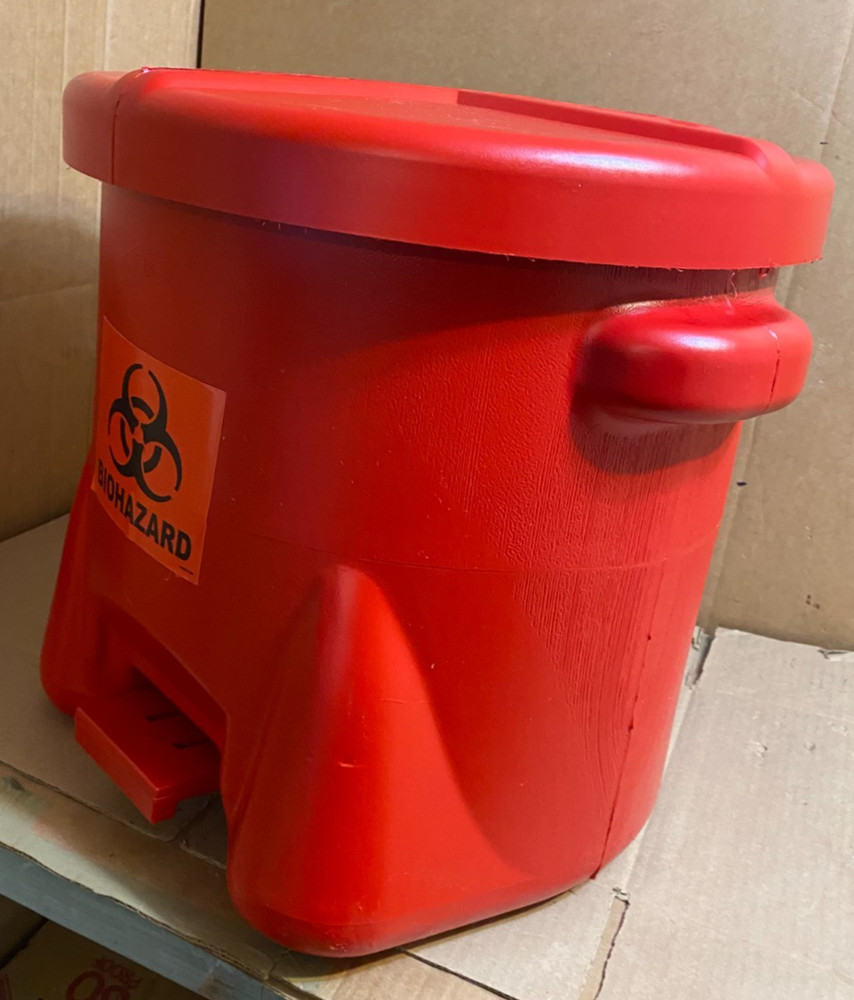EAGLE 945BIO Biohazard Step On Poly Waste Container 10 Gallon