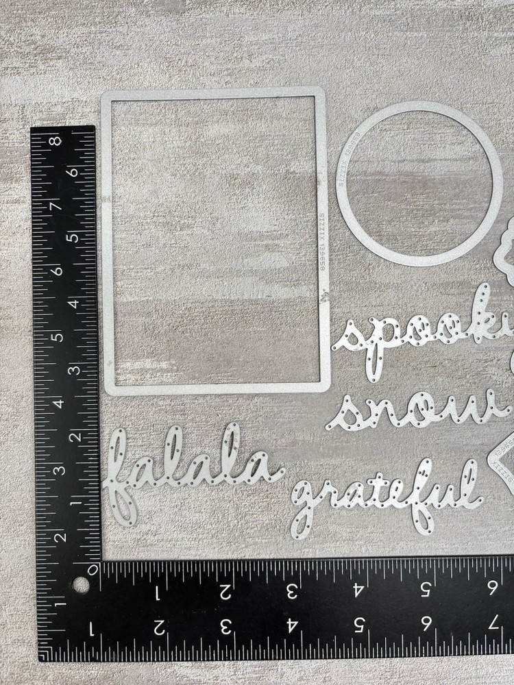 Stampin' Up! Seasonal Frames Sizzix Thinlits Dies 139658 - Set of 8