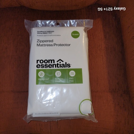 Room Essentials Vinyl Waterproof Zippered Mattress Protector Queen Size