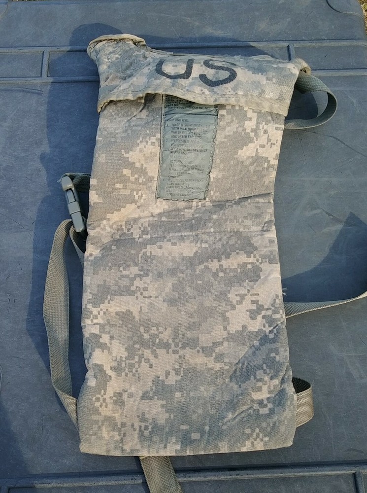 MOLLE II ACU HYDRATION POUCH