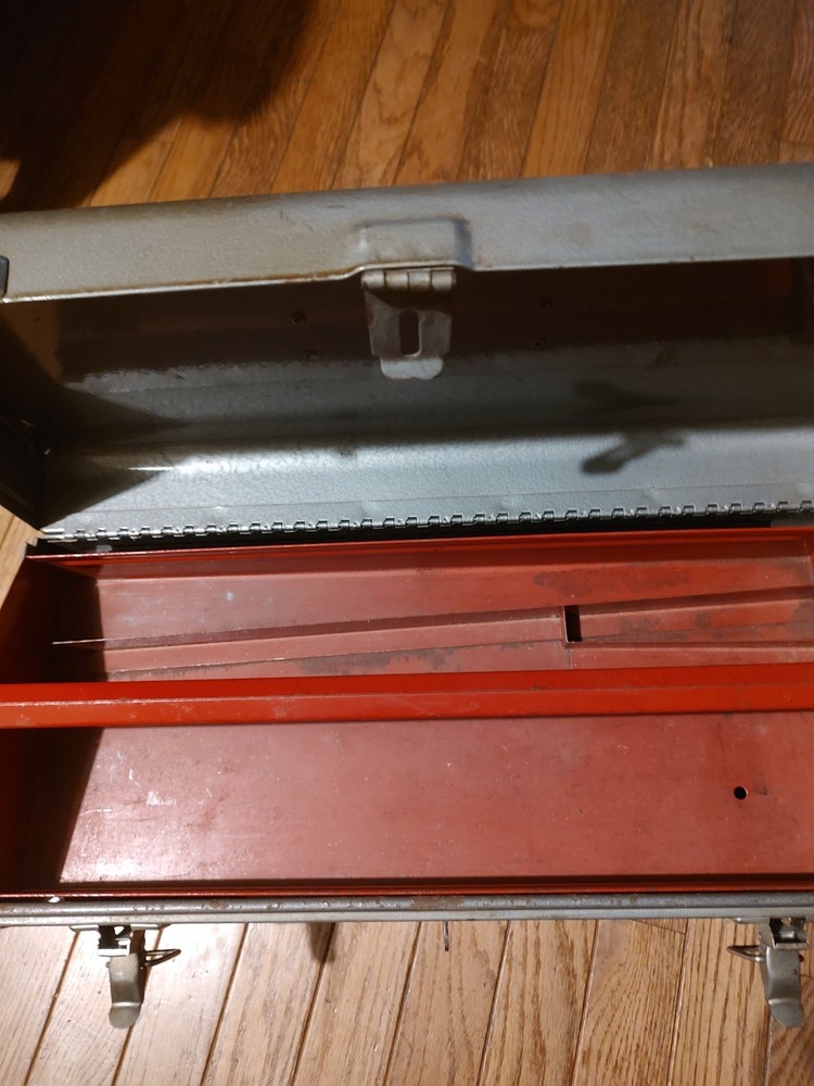 CRAFTSMAN 6500 TOOLBOX great condition with divided tray