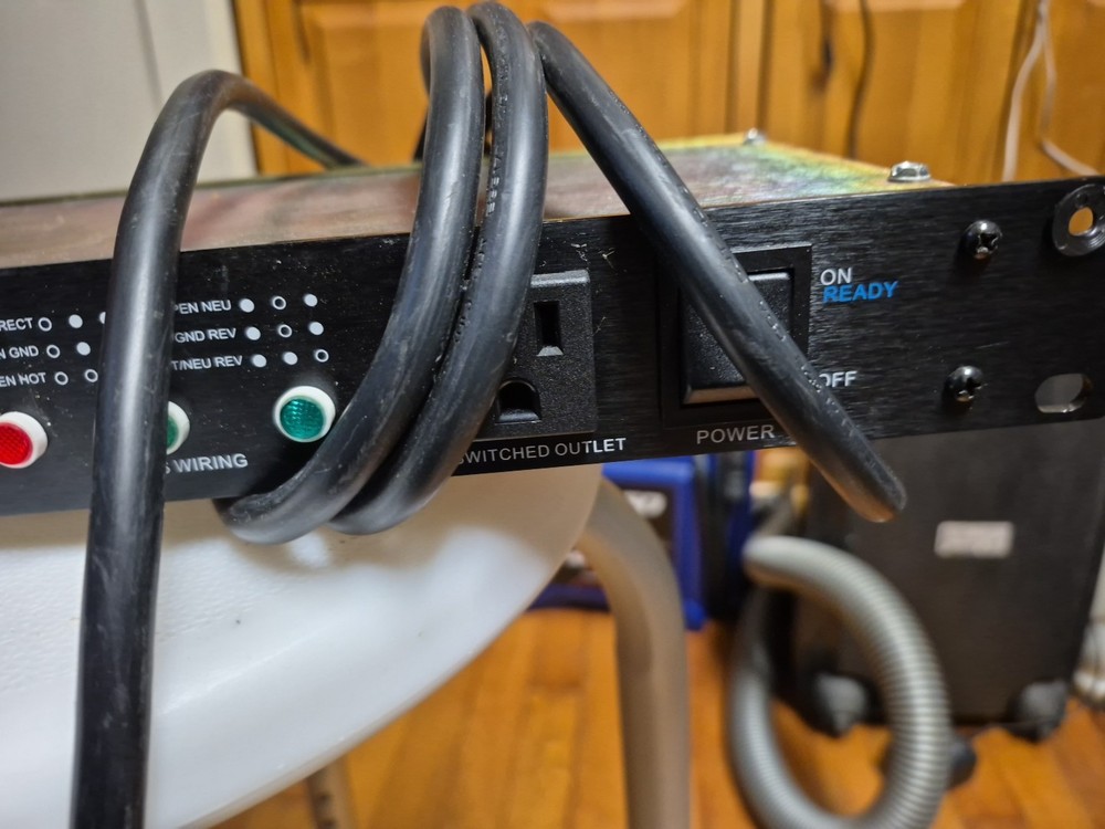 Furman PS-8R Power Conditioner & Sequencer – Rack Mount – Tested Working