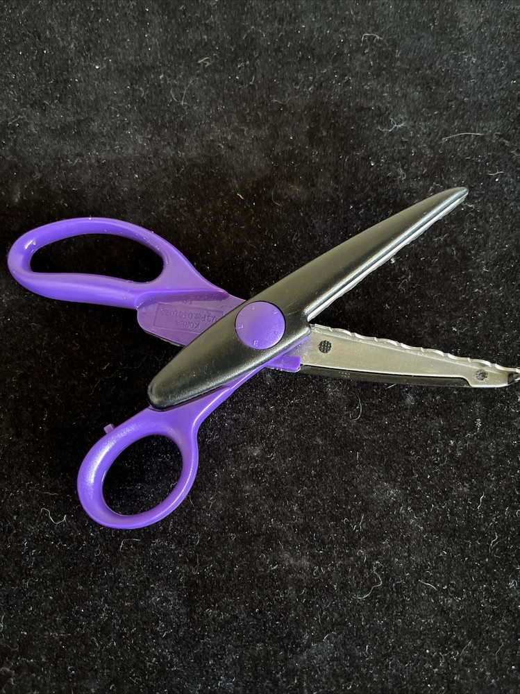 Fiskars Paper Edgers 2.5” Scissors Victorian Pattern Crafting Scrapbooking