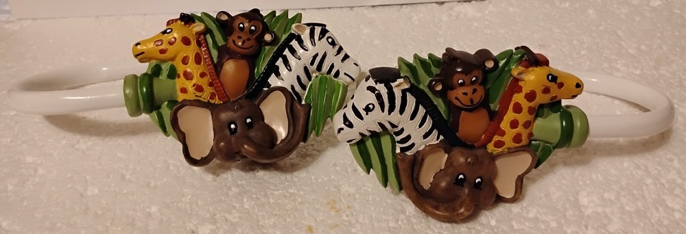 Jungle Pals Drapery Tie Backs for Kids’ Rooms