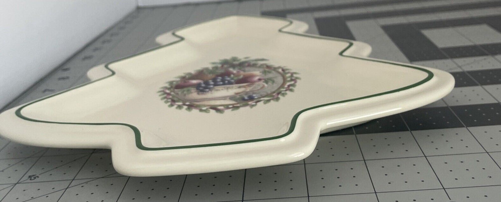 Pfaltzgraff Holiday Holly Joy Pattern Christmas Tree Shaped Stoneware Plate/Tray