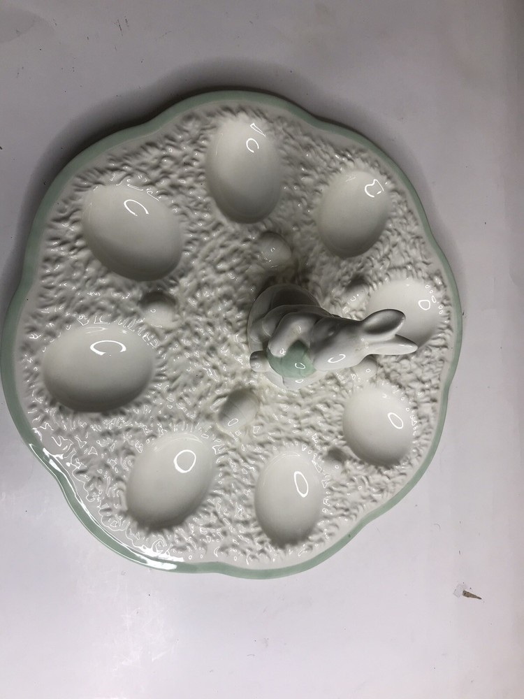 Midwest Of Cannon Falls White 8 Deviled Egg Tray Easter Bunny Scalloped Platter