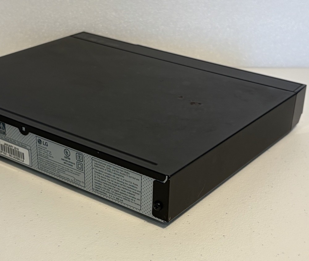 LG DP132 DVD Or CD Player With Remote & Cable In Good Condition