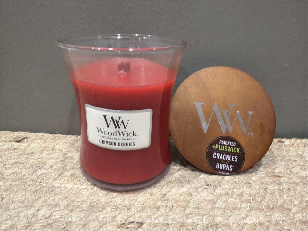 WOODWICK® 9.7oz. Medium Crimson Berries