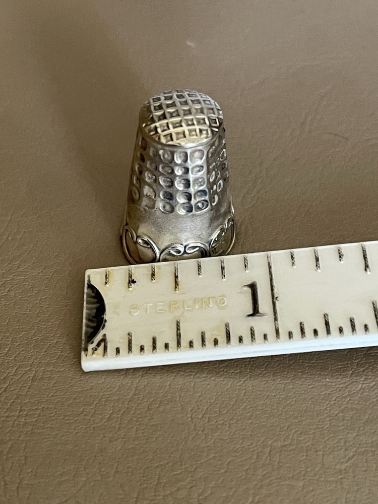 Vintage Sterling Silver Thimble (W21)