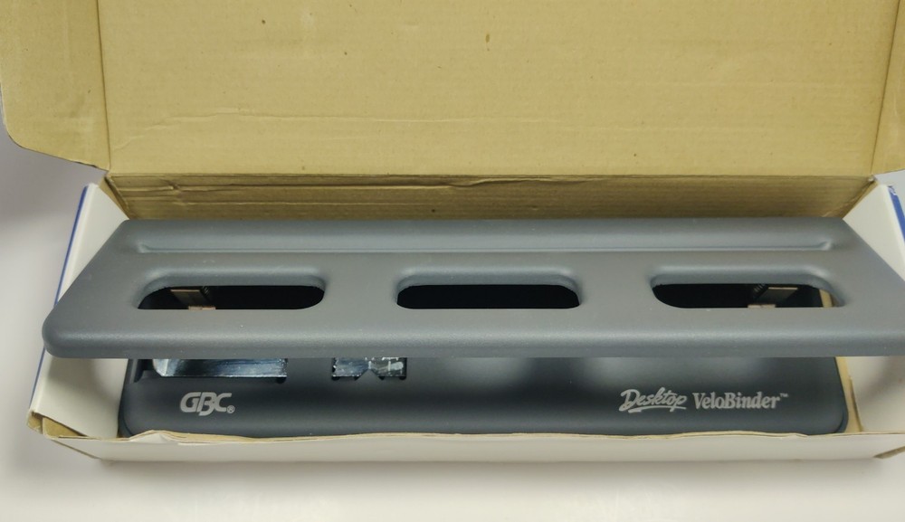 GBC Desktop VeloBinder Document Strip Binding System w/ 25 VeloBind Spines