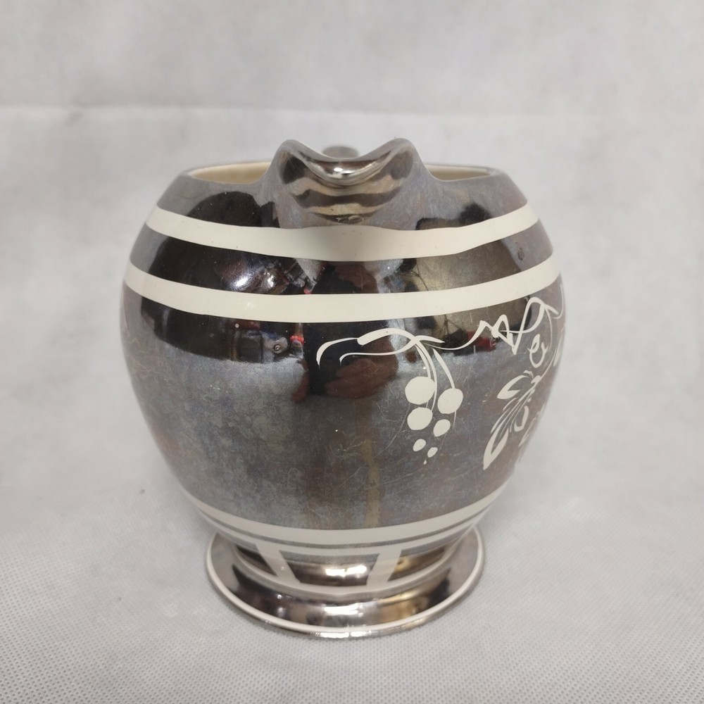 Sadler 1597 Pitcher Carafe Grape Pattern Silver Platinum White