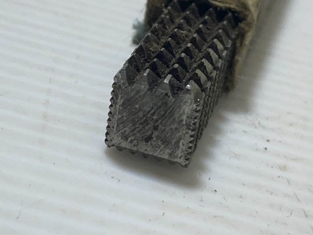 Vintage thread restoring file restore damaged threads File Teeth On Any Blade