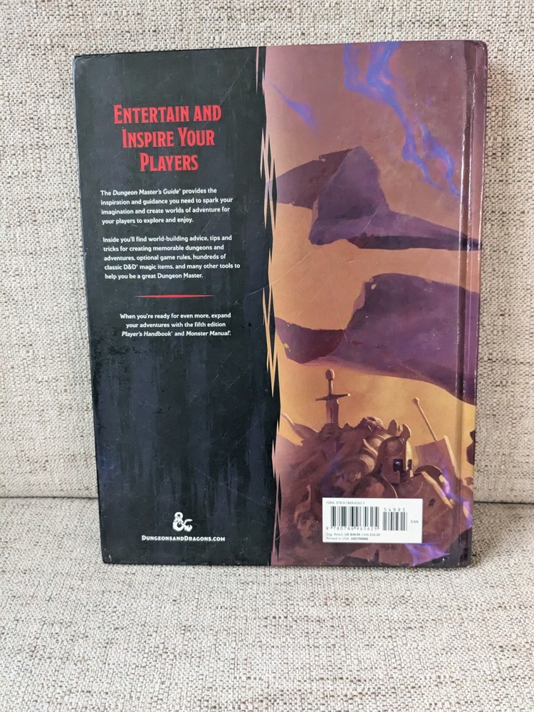 Dungeons and Dragons • Dungeon Master's Guide 2014 1st Print • D&D