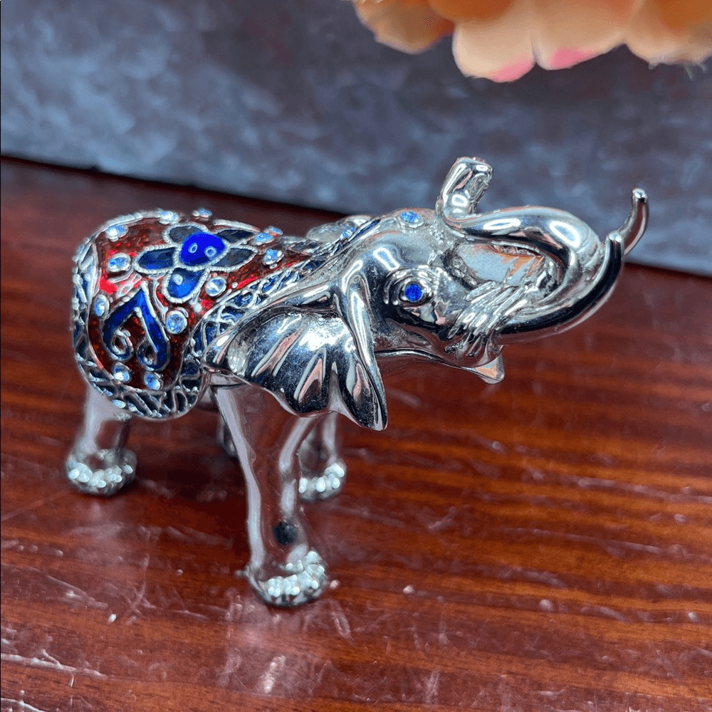 Qifu Elephant Trinket Box