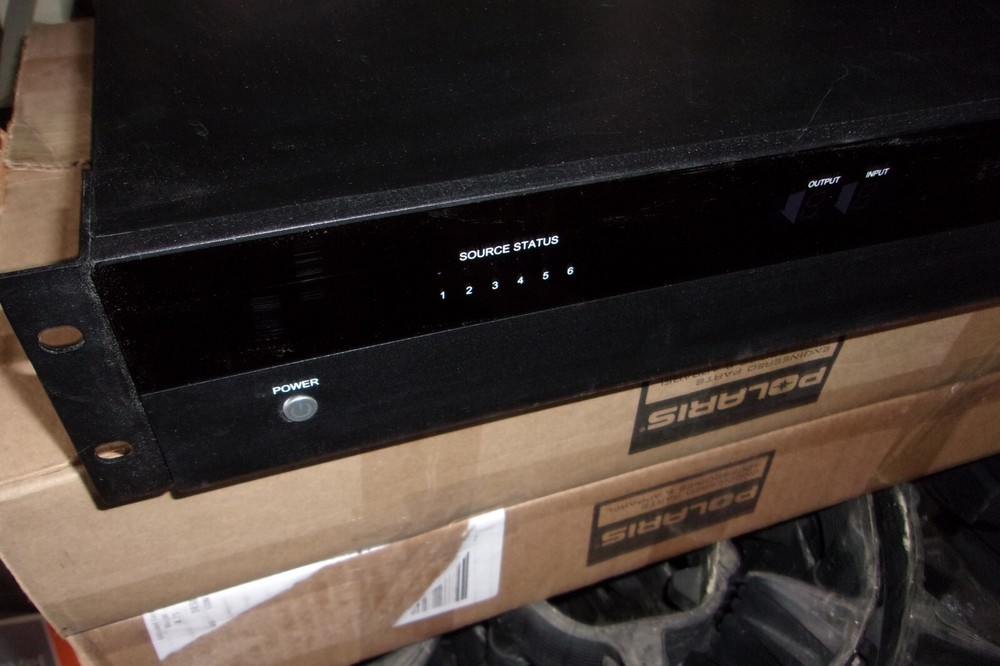 Binary Matrix Switcher B-520-MTRX-230-6X4+2