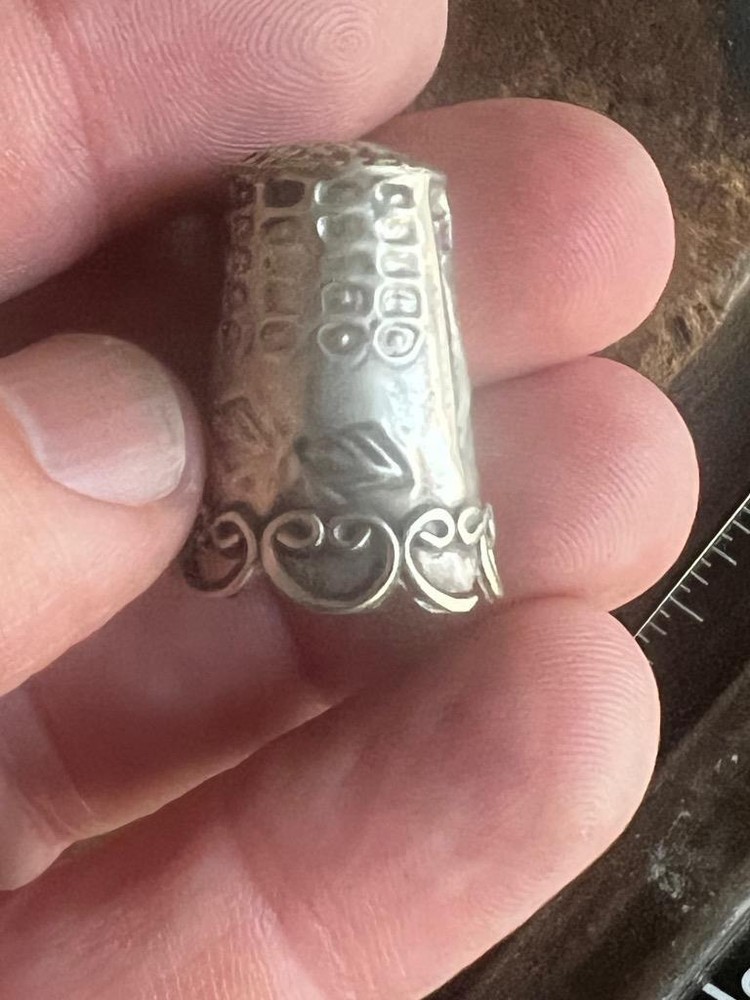 Awesome Sterling Silver Sewing Thimble (H2023H)