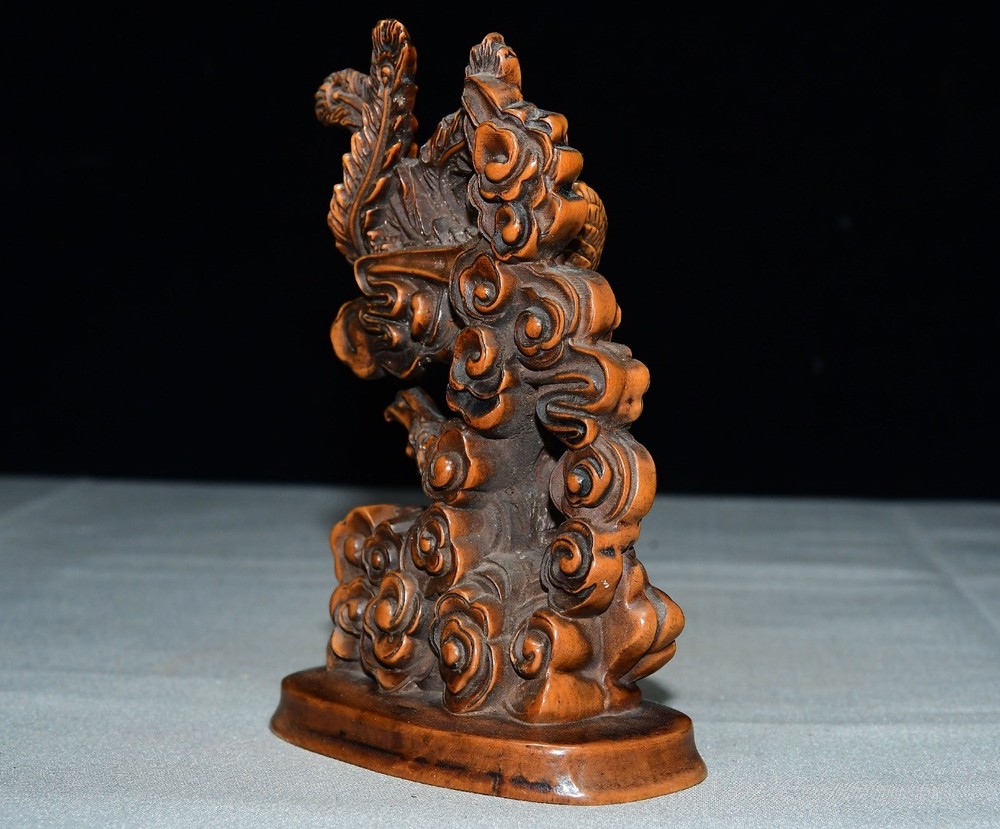 Exquisite small leaf boxwood phoenix ornament