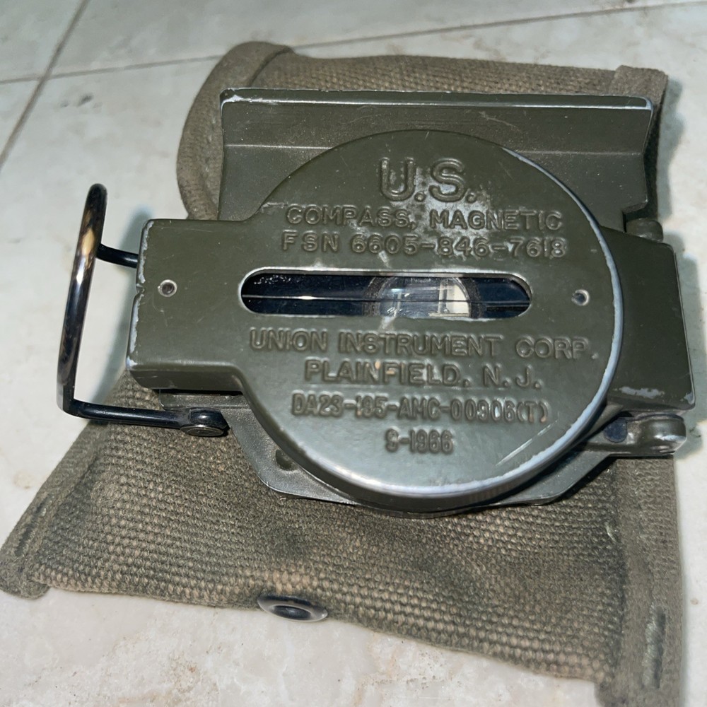 US COMPASS Jay Bee 9-66 WITH POUCH