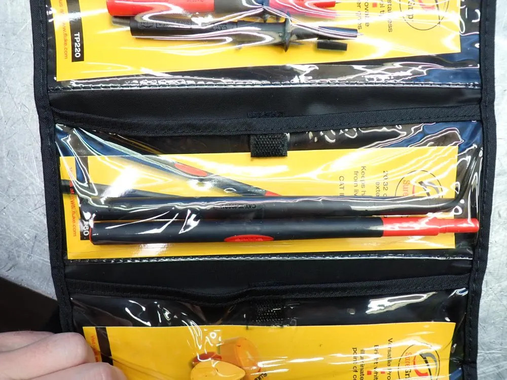 FLUKE SUREGRIP PROBE LIGHT AND EXTENDER KIT L215