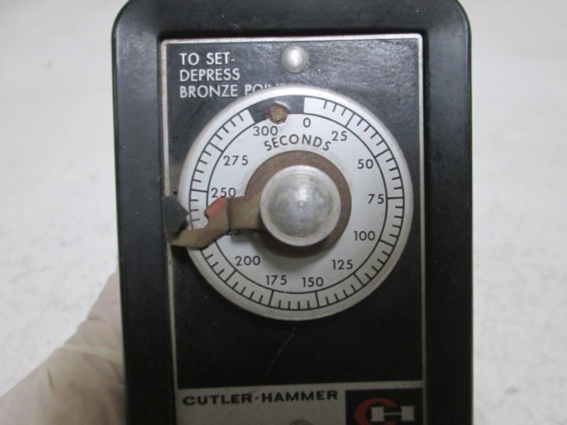 CUTLER HAMMER 10336H46A-5 AC TIMER UNMP