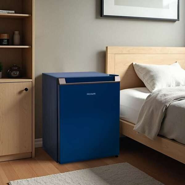 Frigidaire, 1.6 Cu. Ft. Compact Refrigerator, Marine