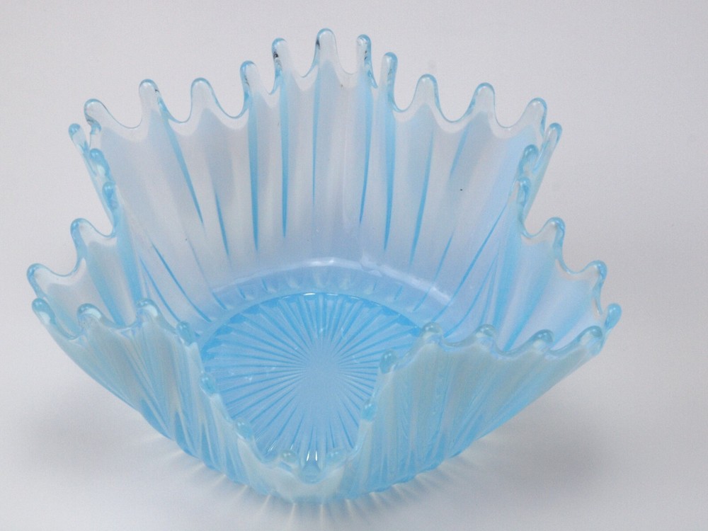 Ruffled Drip Bowl - Ice Blue