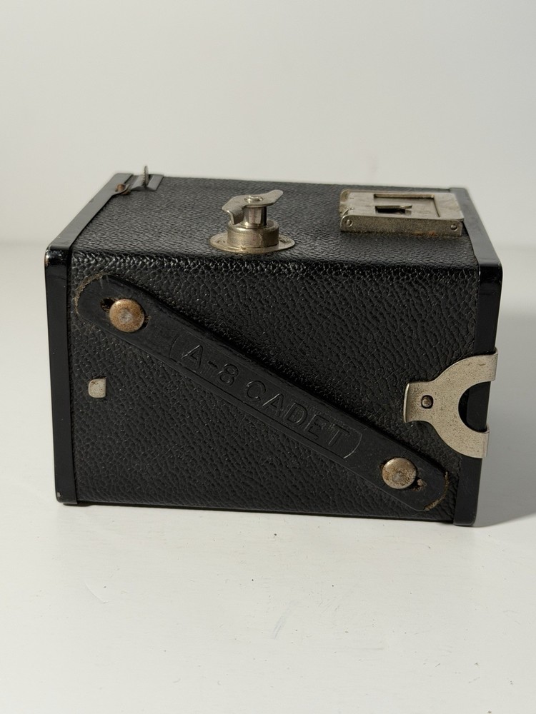 vintage Agfa Box 44 A-8 Cadet Flash Box Camera. UNTESTED