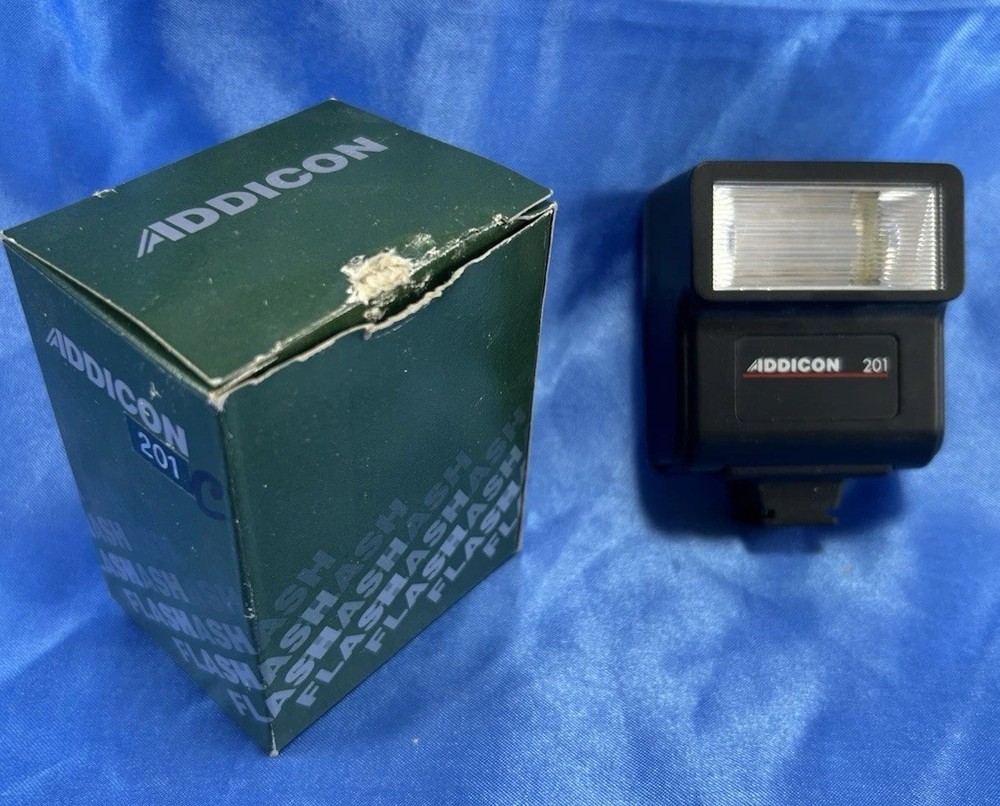 ADDICON ELECTRONIC CAMERA FLASH 201 AUTOMATIC TESTED WORKS PROPERLY