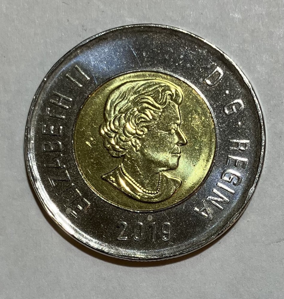 2019 Canada Toonie $2 UNC 14 Serrations