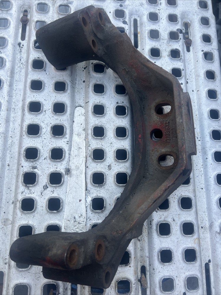 3103631 Cummins front engine support bracket