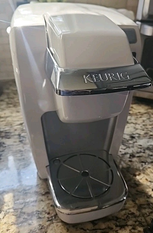 Keurig K10 Mini Plus White/Creme.