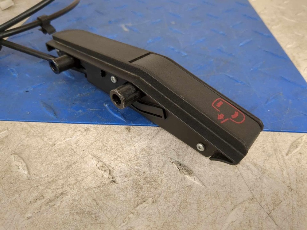 2014-2019 C7 Corvette OEM Passenger Door Interior Release Handle & Latch 10k Mi