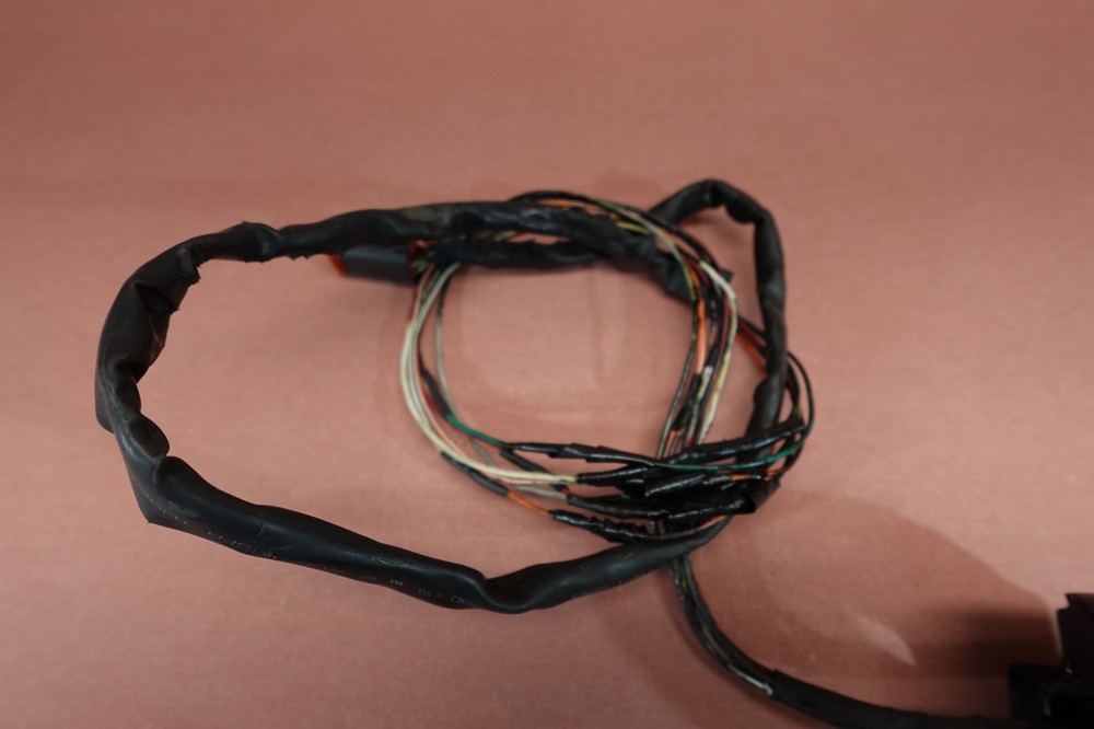 2000-2006 HARLEY-DAVIDSON FXSTB Right Handlebar Stop Start Kill Switch