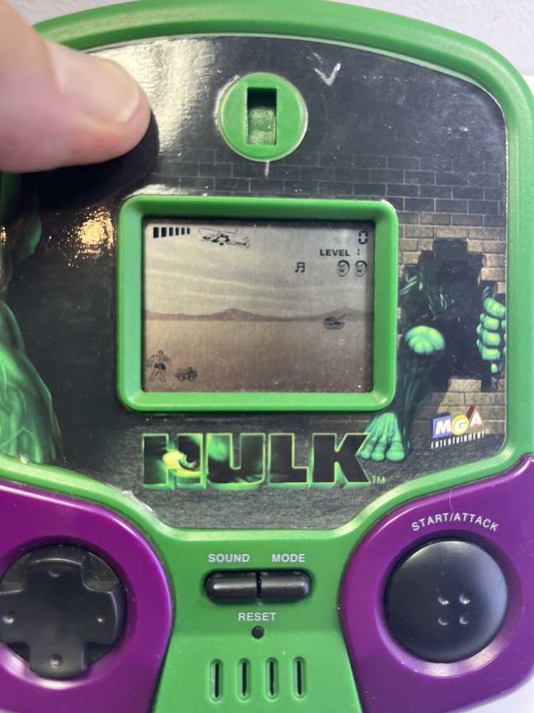 HULK Marvel MGA Entertainment Handheld Electronic Game 2003-Tested