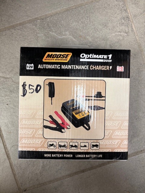 Moose 12V Automatic Maintenance Charger - 3807-0441