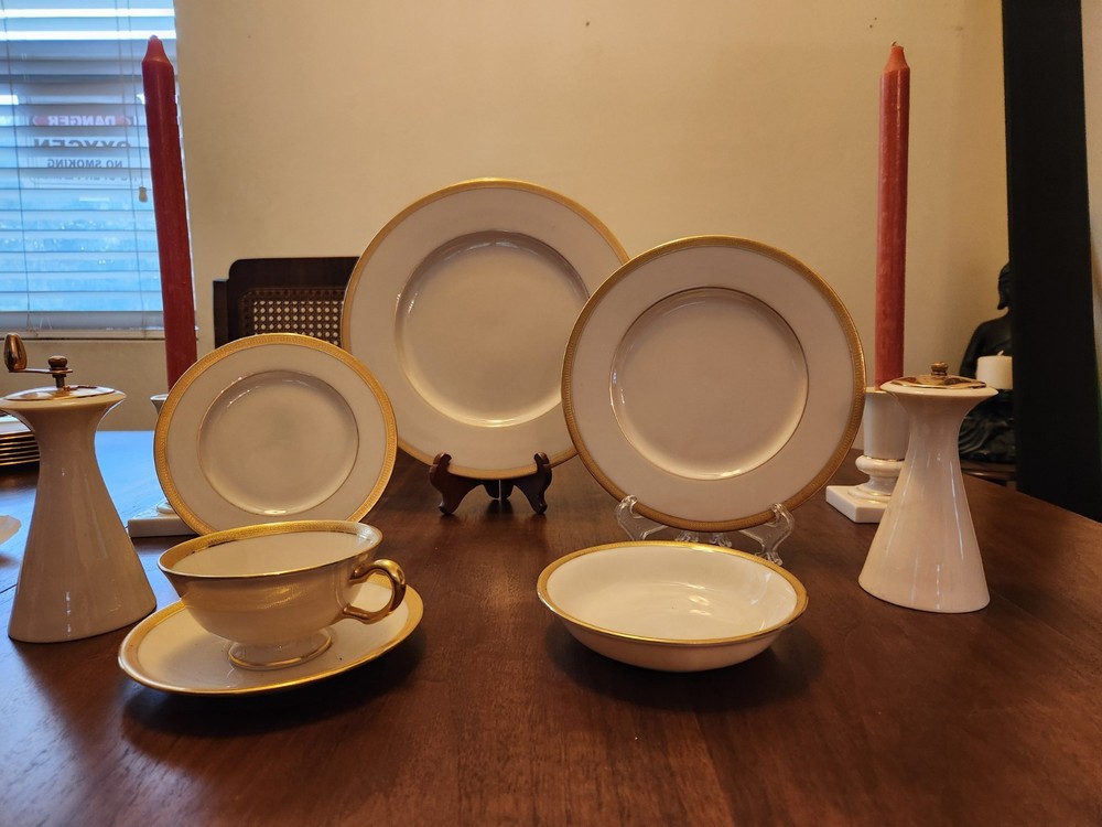 LENOX Flawless China Tuxedo Pattern 60 Pieces