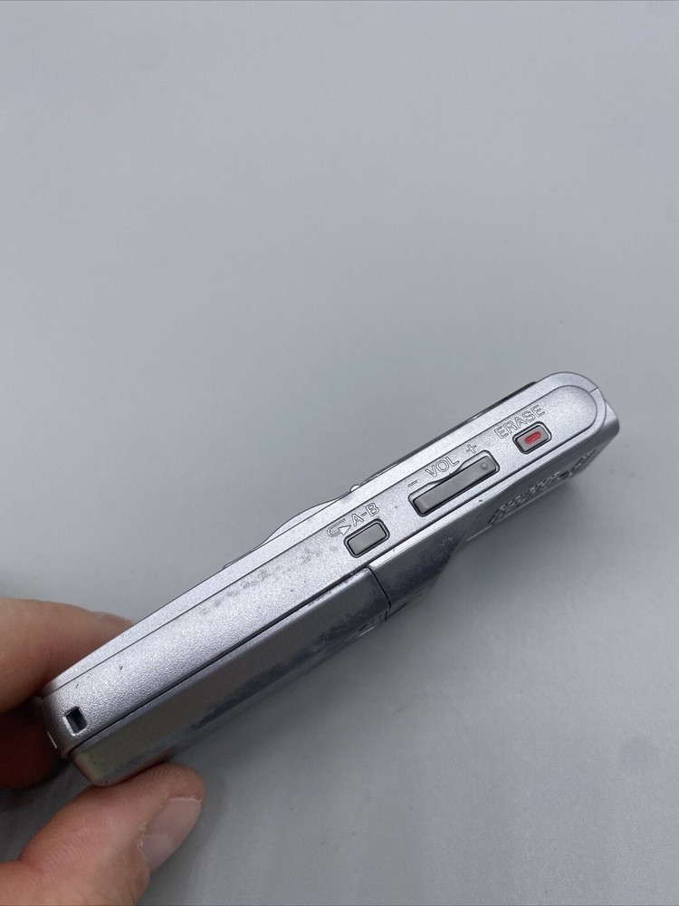 Sony Digital Handheld Voice Recorder ICD-BX700 - Tested/Working