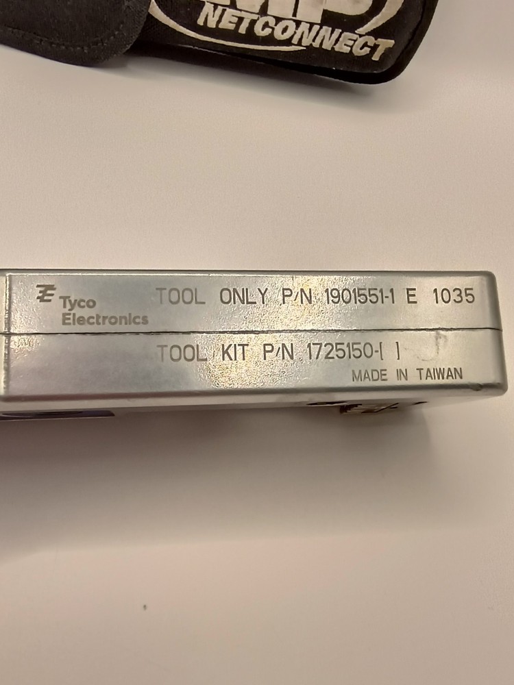 AMP / Tyco Stripping/Cutting Networking Tool w/Case & Lacing Module 1673956-