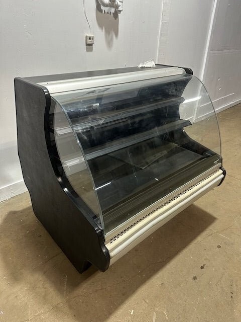 "STRUCTURAL CONCEPTS MP48R" LIGHTED CURVED GLASS REFRIGERATED BAKERY DISPLAY CAS