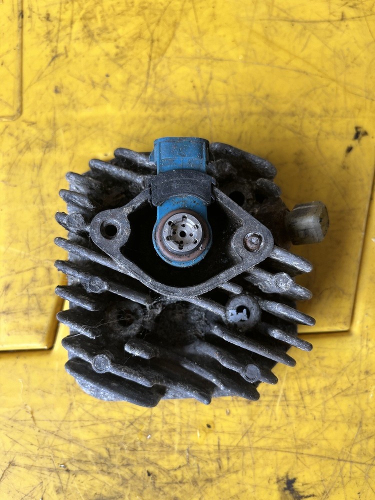 PEUGEOT SPEEDFIGHT 2 ENGINE CYLINDER HEAD OEM