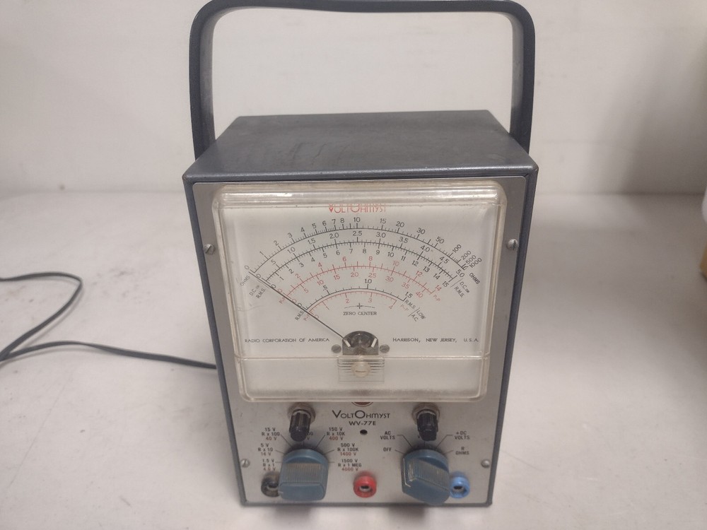 Vintage RCA Voltohmyst model WV-77E - Used