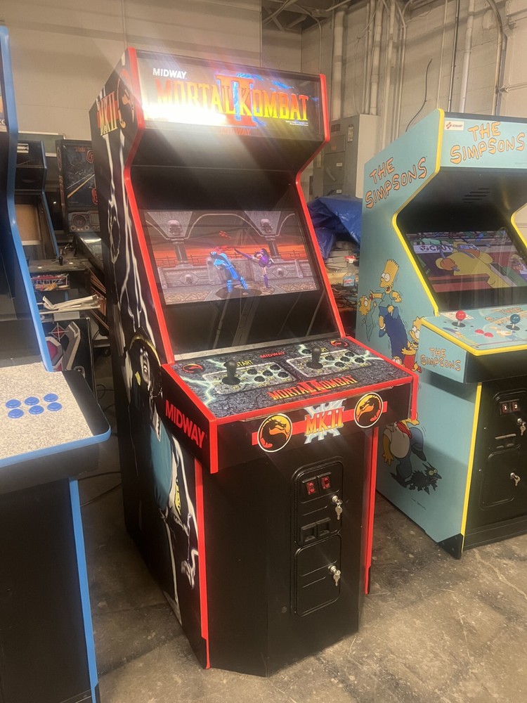 MORTAL KOMBAT II ARCADE MACHINE by MIDWAY 1993 (Excellent Condition)