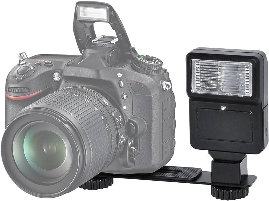 Digital Slave Flash with Bracket for Digital/SLR/DSLR Camera (Black)