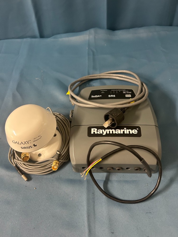 Raymarine SR6 Sirius Sat Wx/XM Receiver & HS Switch - E32122